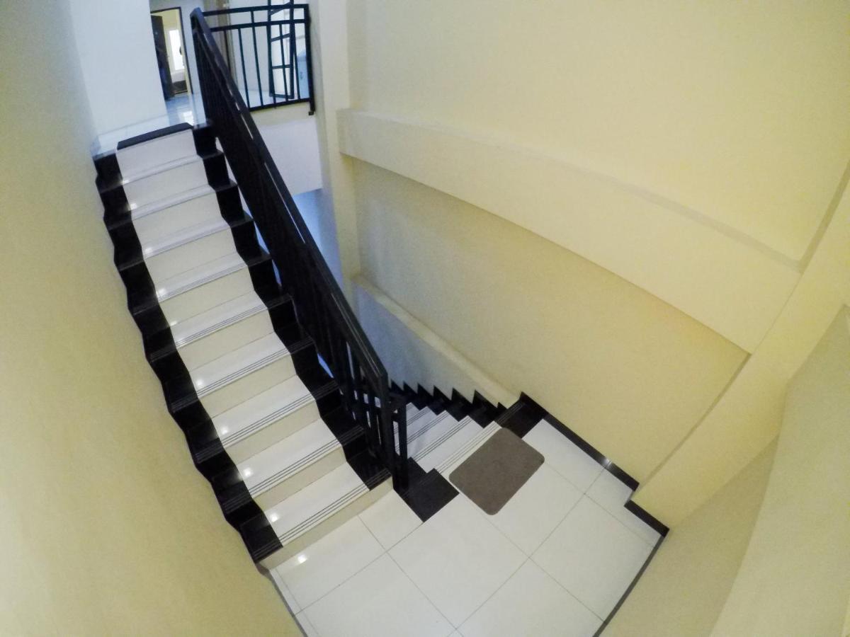 City Residence Kutai 32 Surabaya Exterior foto