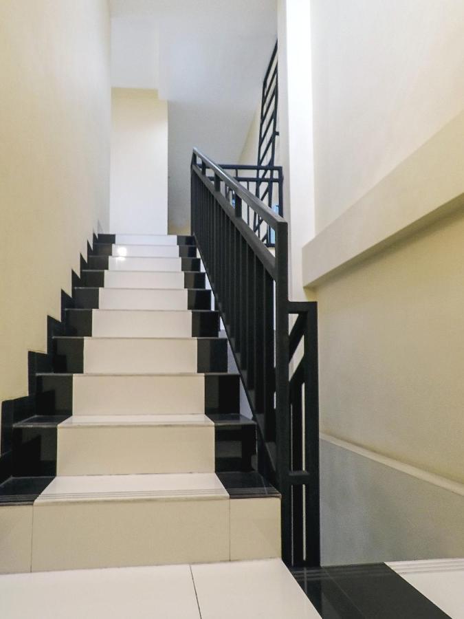City Residence Kutai 32 Surabaya Exterior foto